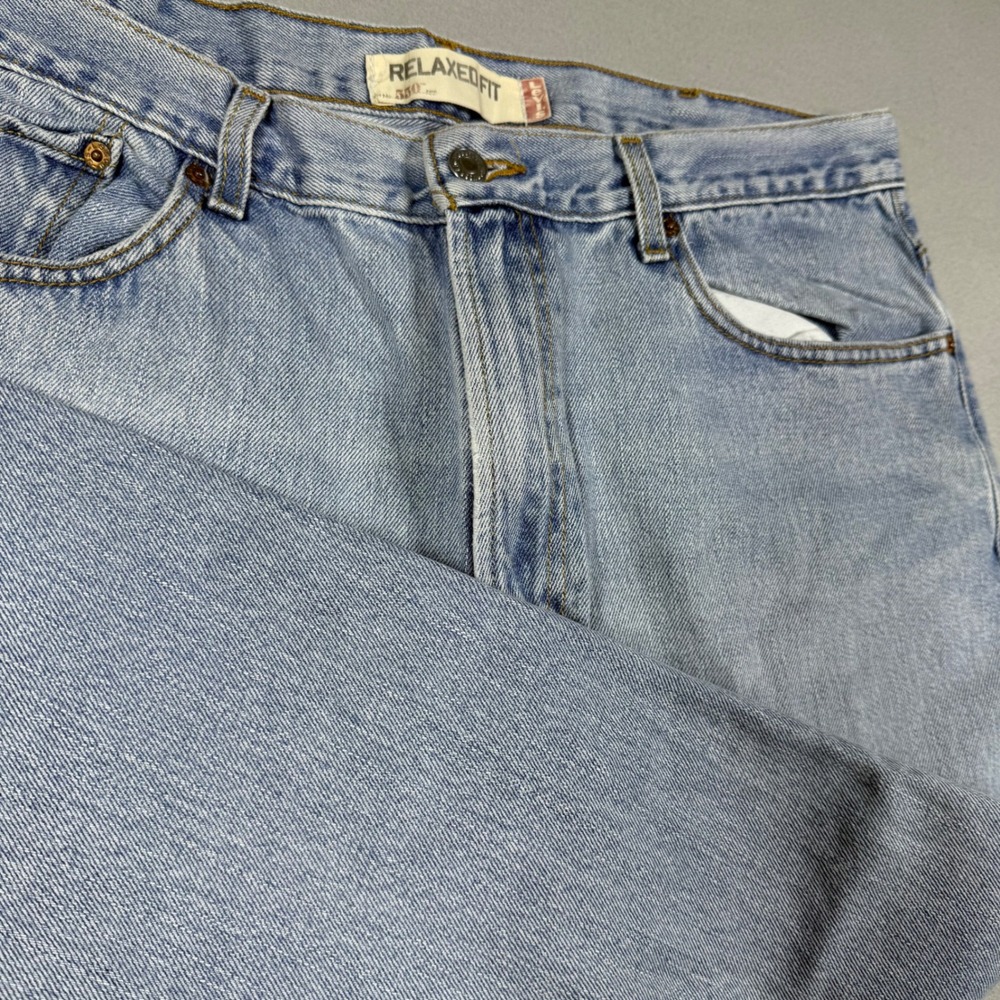 Y2K Levis Relaxed Fit Jeans Light Wash Denim Mens Blue 100% Cotton 38x27